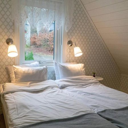 Anfasteroed Gardsvik - Badstugor Med Loft Ljungskile Ngoại thất bức ảnh