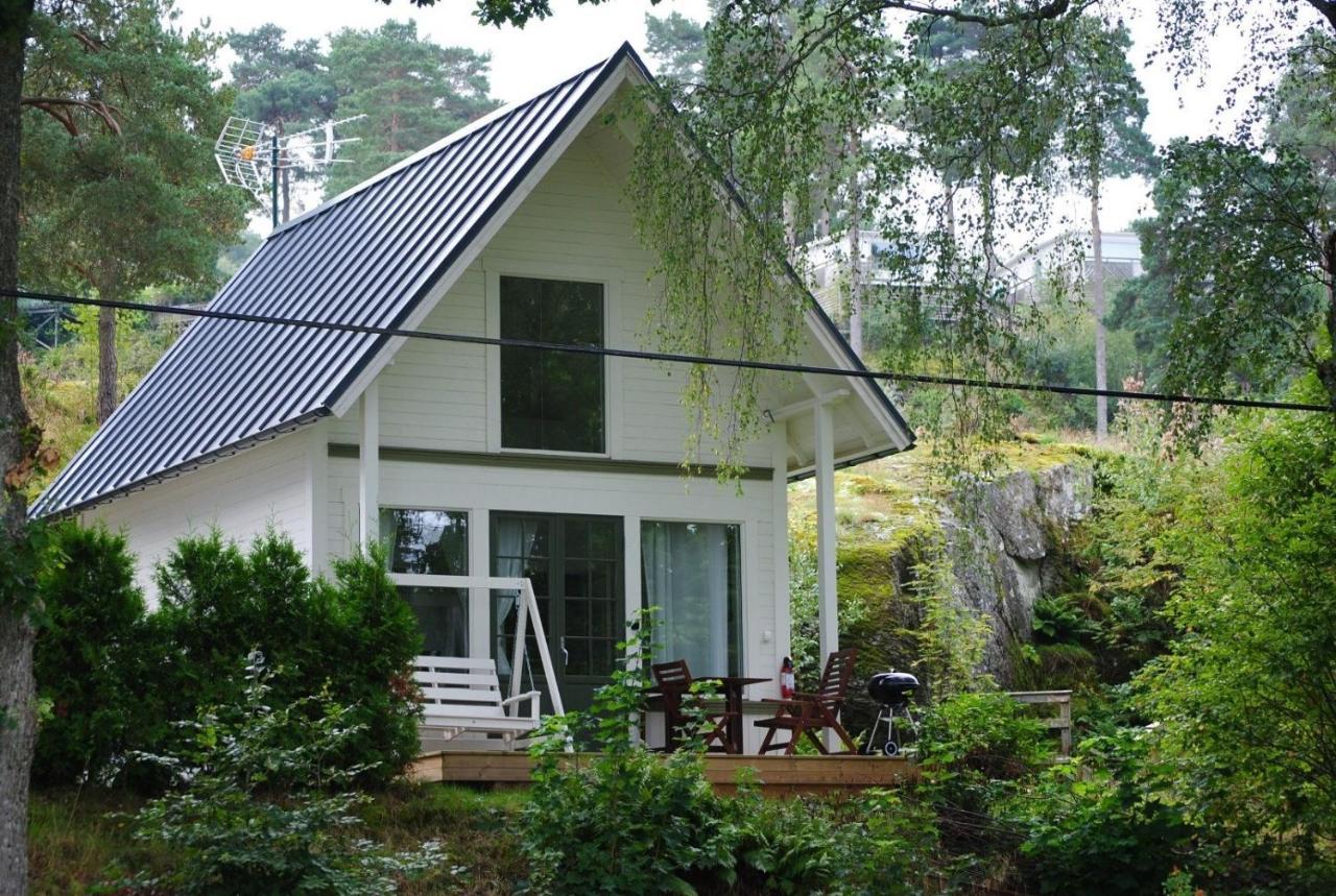 Anfasteroed Gardsvik - Badstugor Med Loft Ljungskile Ngoại thất bức ảnh