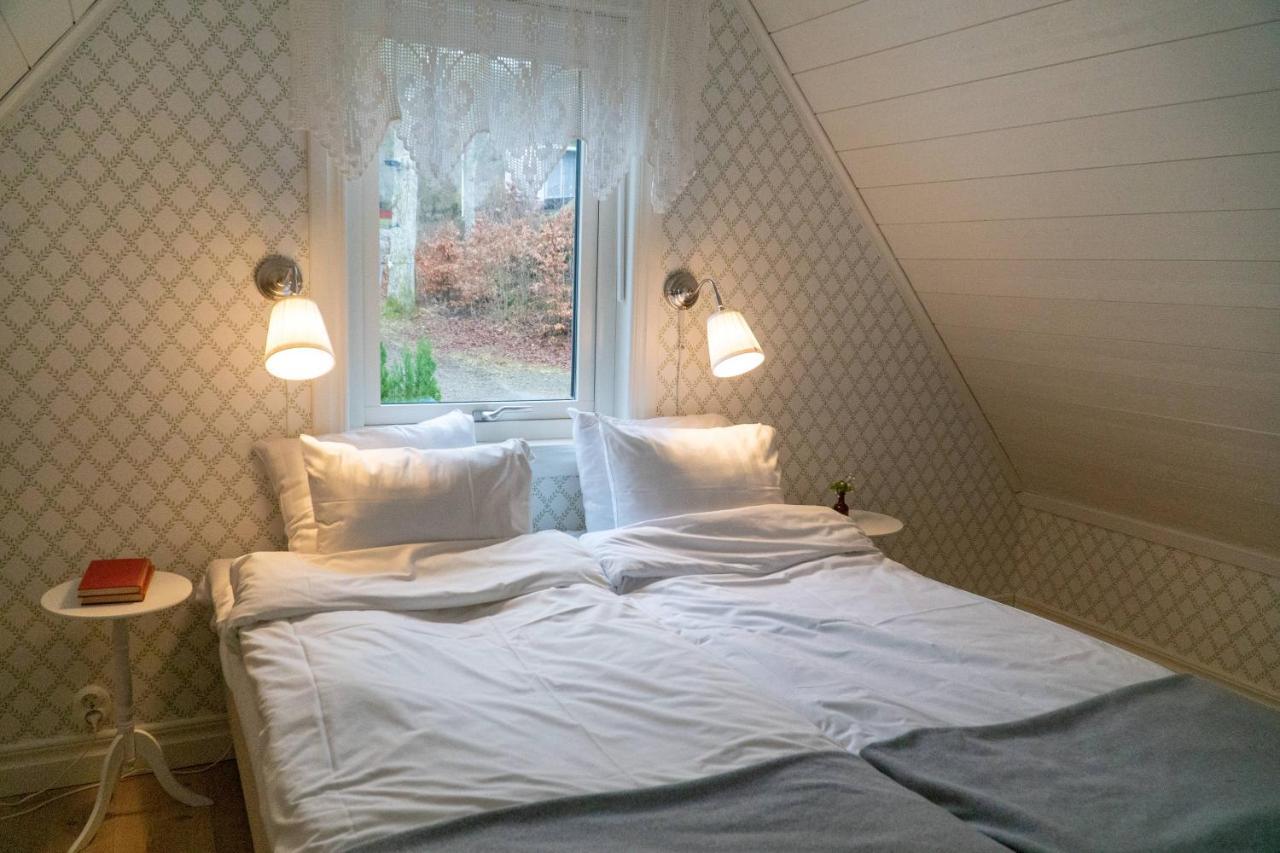 Anfasteroed Gardsvik - Badstugor Med Loft Ljungskile Ngoại thất bức ảnh