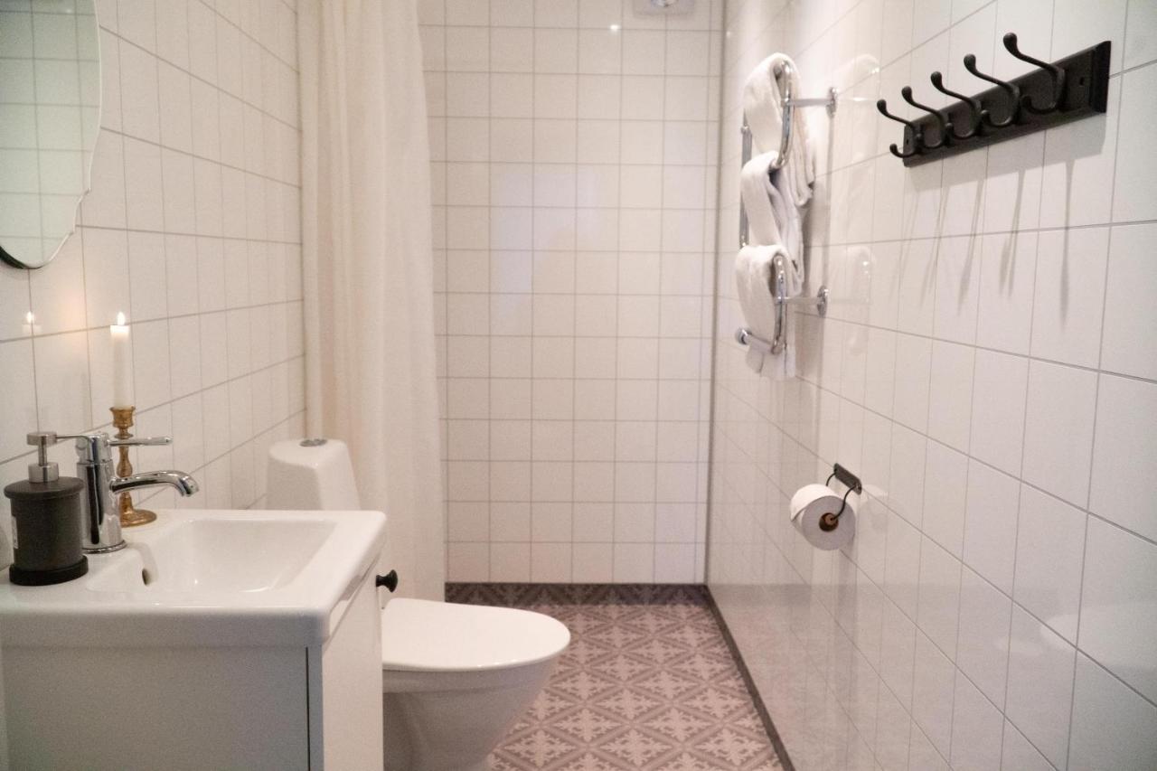 Anfasteroed Gardsvik - Badstugor Med Loft Ljungskile Ngoại thất bức ảnh